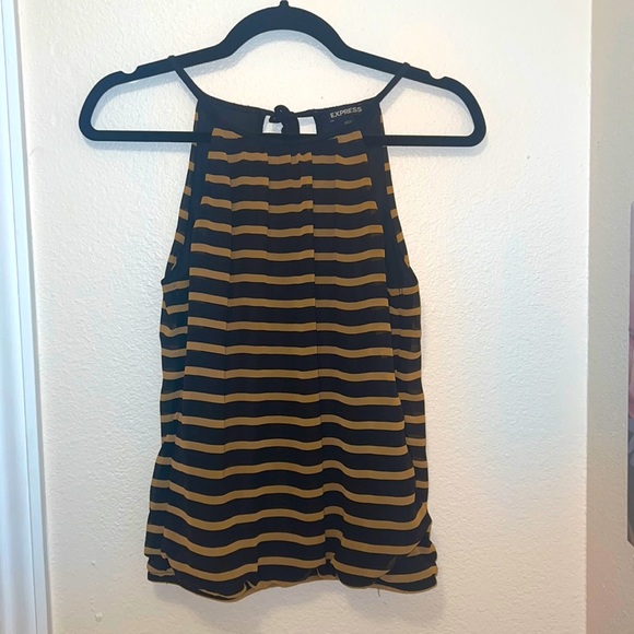 Express‎ top 🔝 - Picture 1 of 5